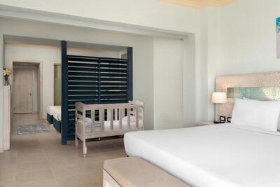 Movenpick Waterpark Resort & Spa Soma Bay - Family Room With Pool View