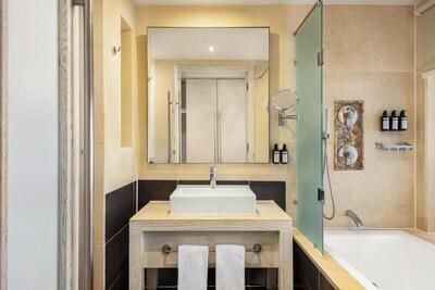Movenpick Waterpark Resort & Spa Soma Bay - Junior King Suite