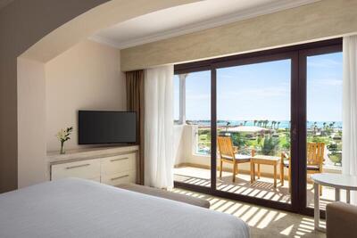 Movenpick Waterpark Resort & Spa Soma Bay - Deluxe King Suite With Sea View