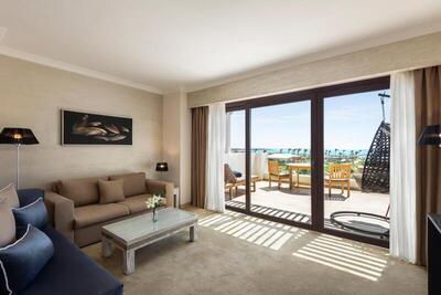 Movenpick Waterpark Resort & Spa Soma Bay - Superior Suite King Bed Pool View