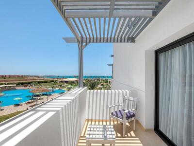 Movenpick Waterpark Resort & Spa Soma Bay - Deluxe Room With Twin Bed & Side Sea View 