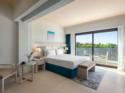 Movenpick Waterpark Resort & Spa Soma Bay - Family Room With King Bed And Mountain View