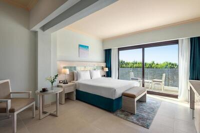 Movenpick Waterpark Resort & Spa Soma Bay - Family Room With Pool View