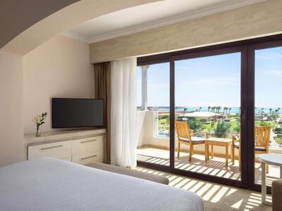 Movenpick Waterpark Resort & Spa Soma Bay - Deluxe King Suite With Sea View