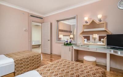 Mukarnas Spa & Resort Hotel - Family Room with Land View