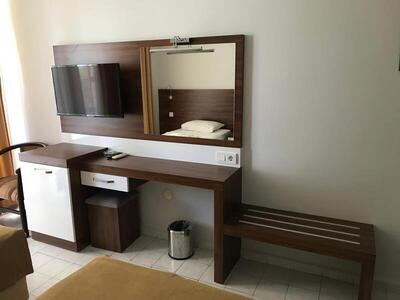 Muz Hotel - Double Room With Balcony (2 Adults + 1 Child)