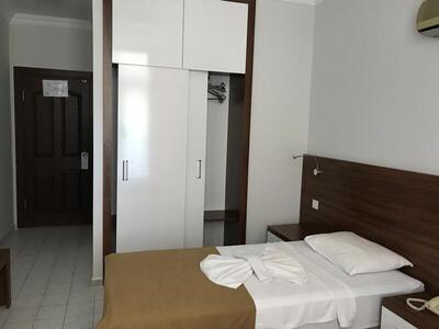 Muz Hotel - Single Room