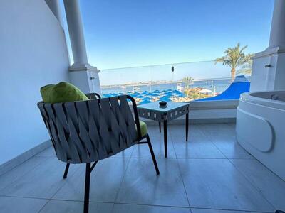 Naama Bay Suites & SPA - Deluxe Jacuzzi Beach Front 