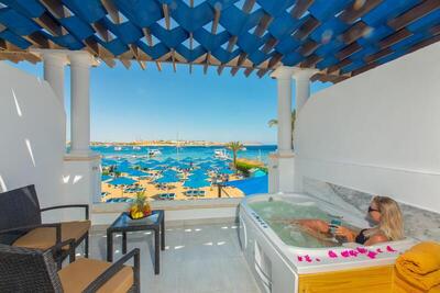 Naama Bay Suites & SPA - Deluxe Jacuzzi Beach Front 