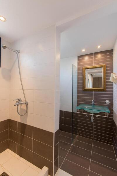 Nami Hotel & Suites - Standard Double Room