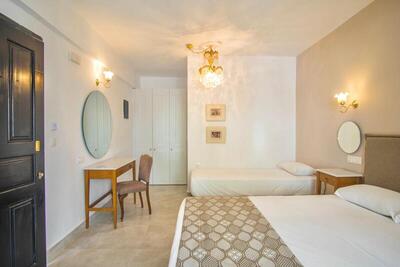 Nami Hotel & Suites - Superior Triple Room