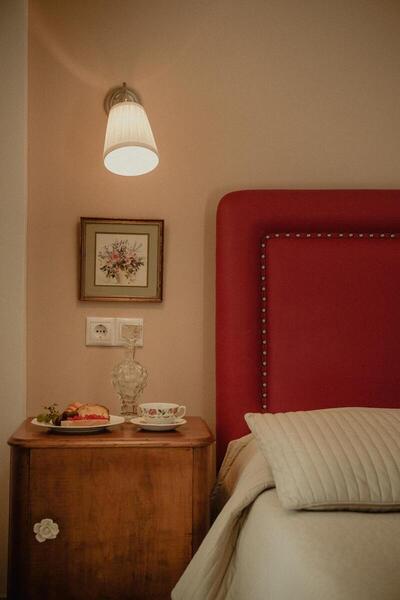 Nami Hotel & Suites - Artist Room