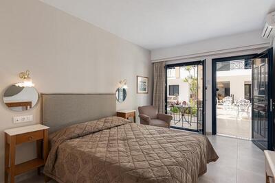 Nami Hotel & Suites - Standard Double Room