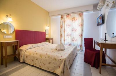 Nami Hotel & Suites - One Bedroom Family Room