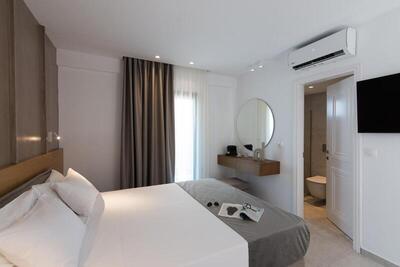 Nami Hotel & Suites - Deluxe Room