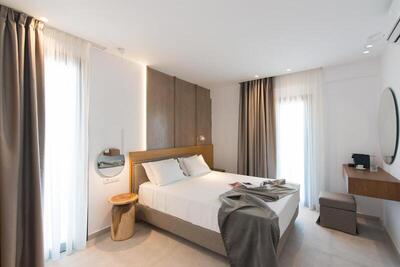 Nami Hotel & Suites - Deluxe Room