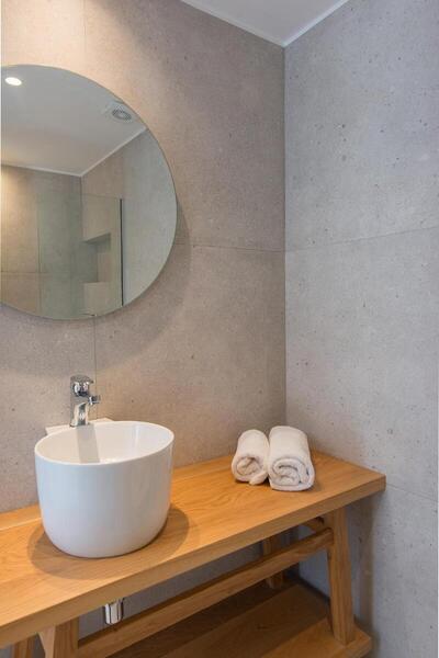 Nami Hotel & Suites - Deluxe Room