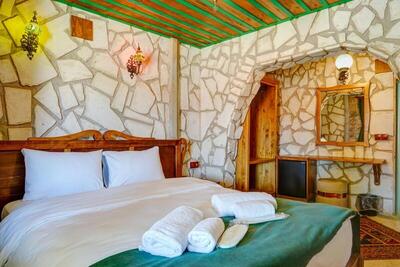 Nissa Cave - Standard Double Room