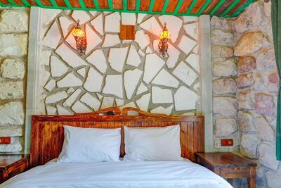 Nissa Cave - Standard Double Room