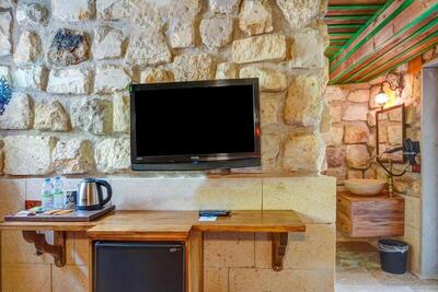 Nissa Cave - Deluxe Room