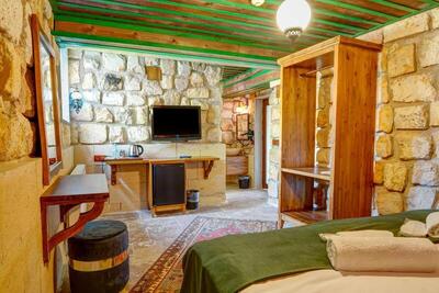 Nissa Cave - Deluxe Room
