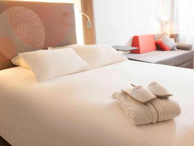 Novotel Paris La Defense Esplanade - Executive Room with 1 Queen-Size Bed with Eiffel Tower View