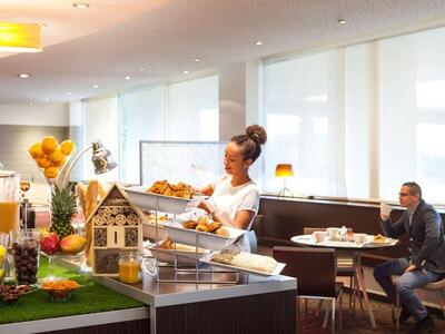 Novotel Paris La Defense Esplanade, Париж, Франция