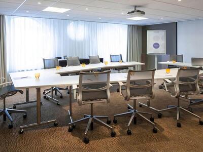 Novotel Paris La Defense Esplanade, Париж, Франция