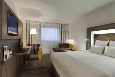 Novotel Paris La Defense Esplanade - Executive Room with 1 Queen-Size Bed with Eiffel Tower View