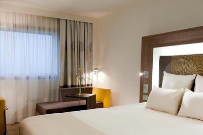 Novotel Paris La Defense Esplanade - Executive Room with 1 Queen-Size Bed with Eiffel Tower View