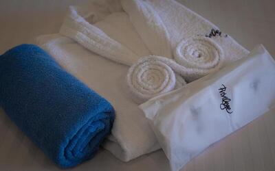 Ocean Blue & Sand Beach Resort - Honeymoon Suite - Free Wifi