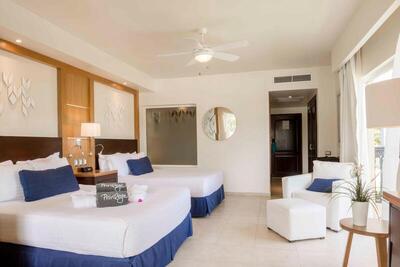 Ocean Blue & Sand Beach Resort - Privilege Junior Suite - Free Wifi