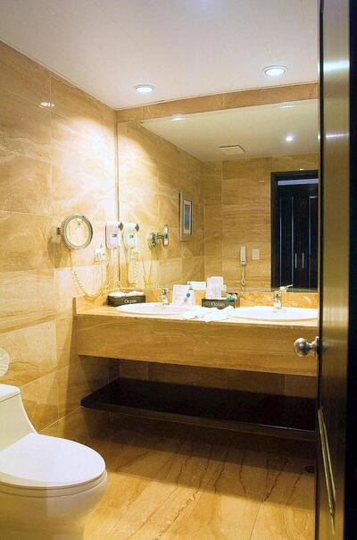Ocean Blue & Sand Beach Resort - Junior Honeymoon Suite - Free WiFi