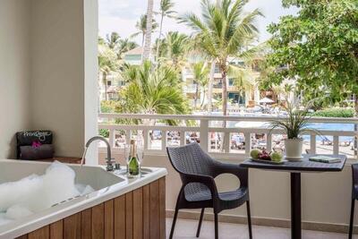 Ocean Blue & Sand Beach Resort - Junior Honeymoon Suite - Free WiFi