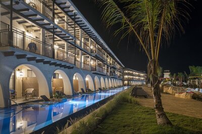 Ocean El Faro Resort - Junior Suite Swim Up