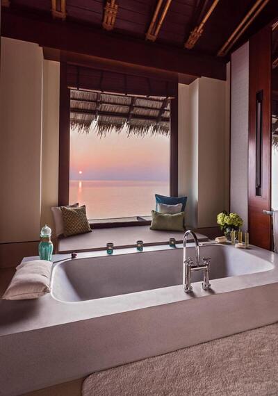 One&Only Reethi Rah - Grand Water Villa with Pool( Free Transfer and Dinner or Credit)