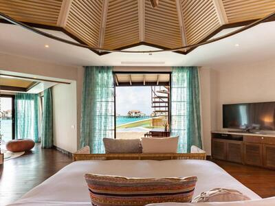 OZEN RESERVE BOLIFUSHI - Luxury All Inclusive - Ocean Pool Suite with Slide 