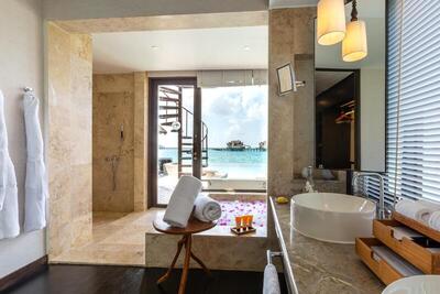 OZEN RESERVE BOLIFUSHI - Luxury All Inclusive - Ocean Pool Suite with Slide 
