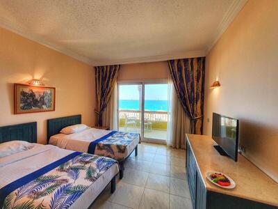 Palm Beach Resort Families and Couples only - Standard Family Room With Sea View