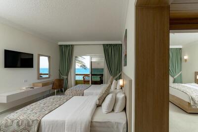 Palm Beach Resort Families and Couples only - Standard Family Room With Sea View