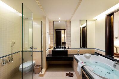 Patong Paragon Resort & Spa - Deluxe Room, Pool Access