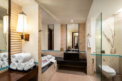 Patong Paragon Resort & Spa - Deluxe Room, Pool Access