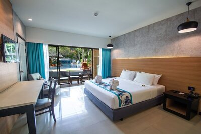 Peach Hill Resort - Deluxe Room