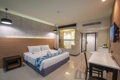 Peach Hill Resort - Deluxe Room