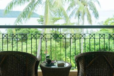 Peach Hill Resort - Deluxe Room