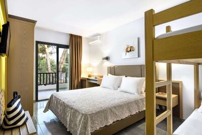 Philoxenia Hotel, Метаморфози, Гърция