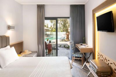 Philoxenia Hotel, Метаморфози, Гърция