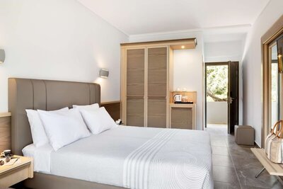 Philoxenia Hotel, Метаморфози, Гърция