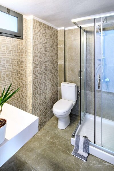 Philoxenia Hotel, Метаморфози, Гърция