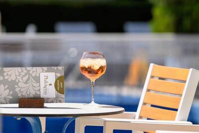 Philoxenia Hotel, Метаморфози, Гърция